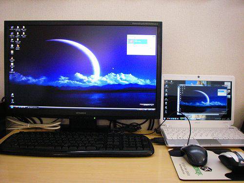 ノートPCとデスクトップ